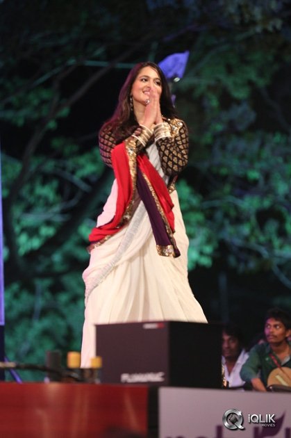 Anushka-at-Baahubali-Movie-Audio-Launch